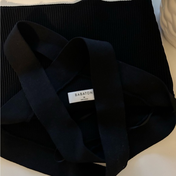 Aritzia Babaton criss cross neck cropped top - Picture 4 of 4